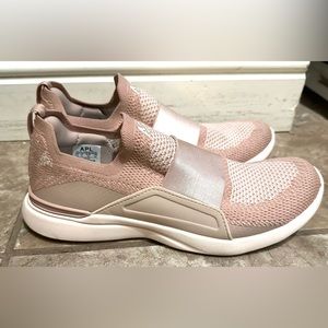 APL women’s TechLoom Bliss Size 7.5